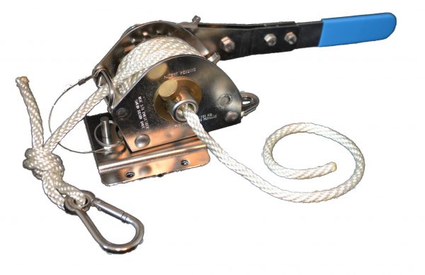 Weaver winch with Quick Release Bracket