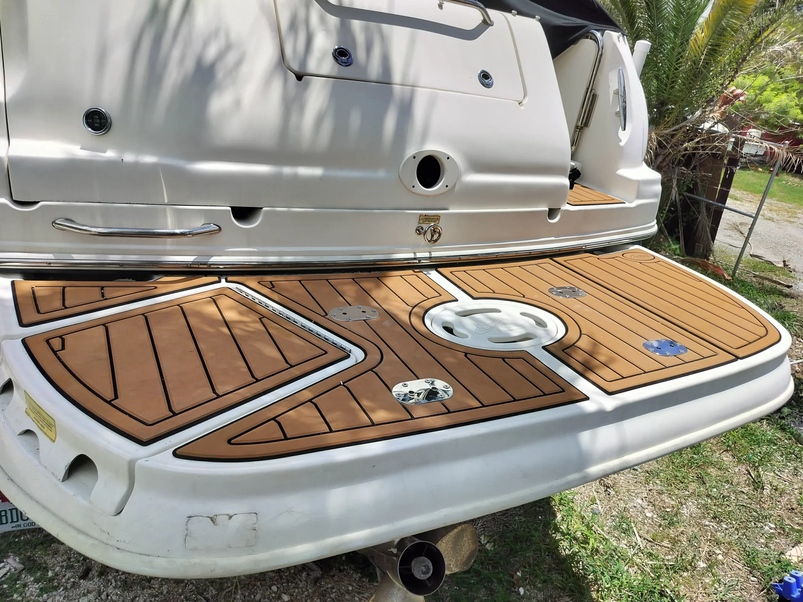 VCTILTHDOVALDECKPLATES